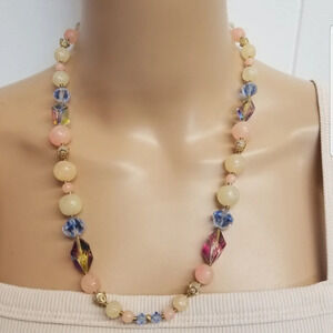 VINTAGE 1950s PASTEL & AURORA BOREALIS ACRYLIC BEAD NECKLACE